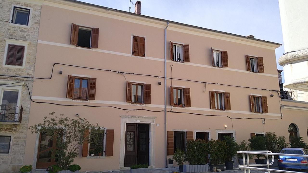 Apartments Rauch Пула Екстериор снимка